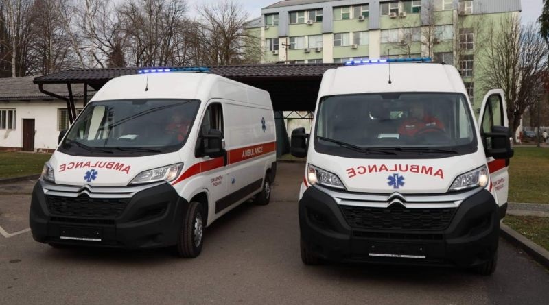 ЈЗУ „Дом здравља“ Градишка добио два нова санитетска возила